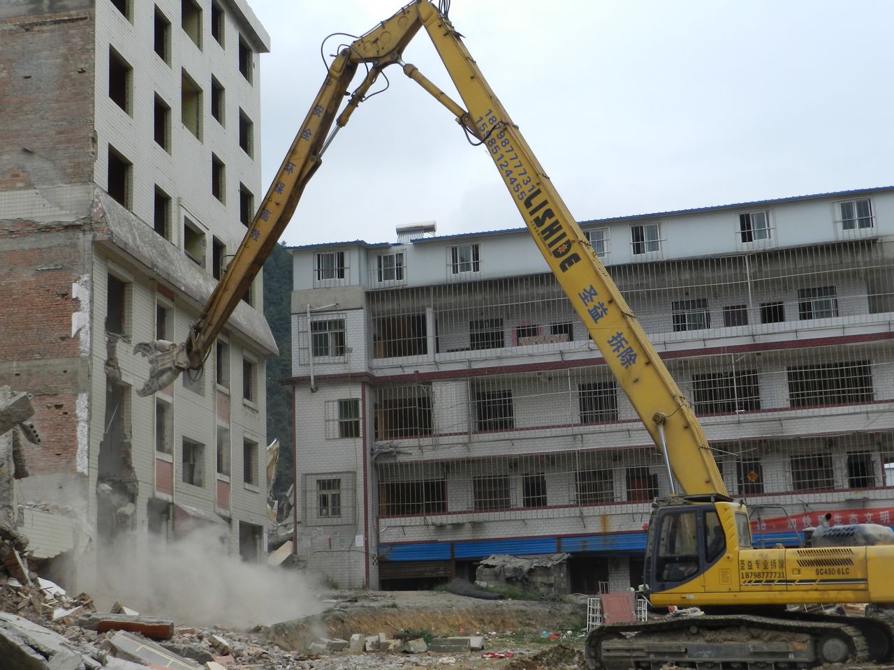 挖掘機(jī)拆樓臂、拆樓臂、加長(zhǎng)臂、挖掘機(jī)拆樓臂廠家
